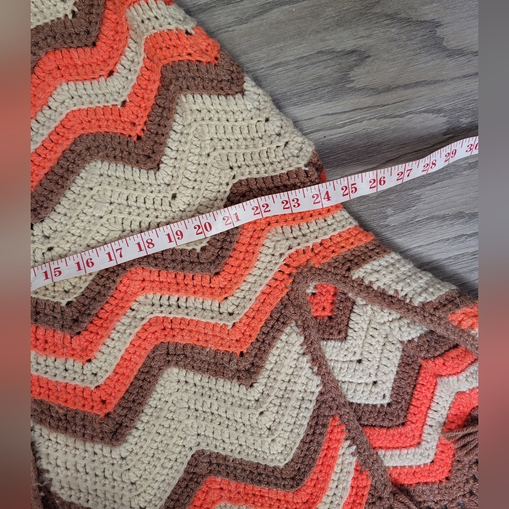 Vintage 1970s Chevron Knit Poncho - Picture 5 of 16